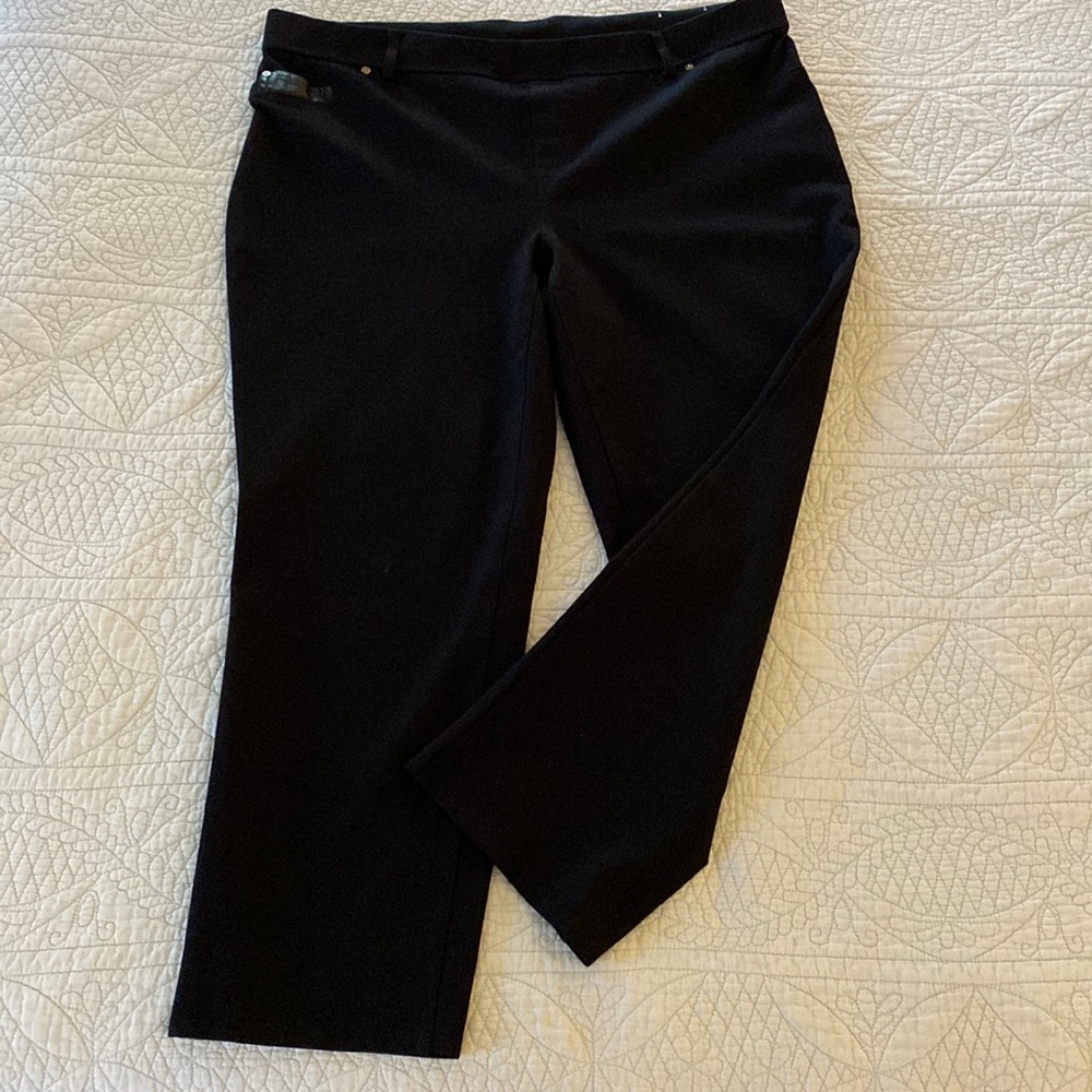 Charter Club pull on flat front stretch pant. Women’s 18W. Black.